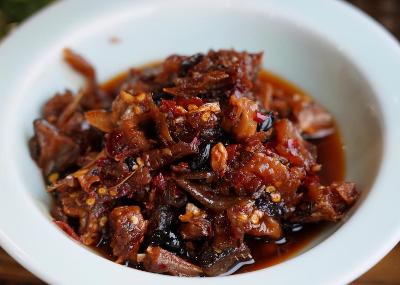 油浸美食虽诱人，健康风险需警惕