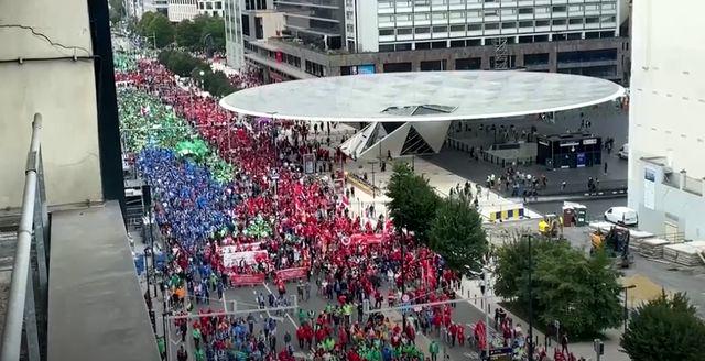 法国逾50万人罢工，财政紧缩方案引发的社会动荡与反思