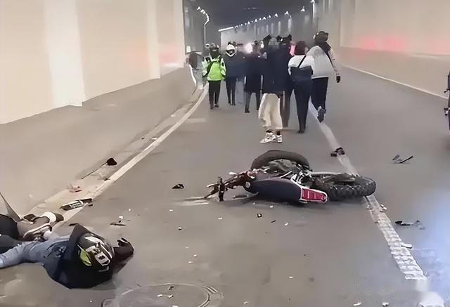 网红罗几车祸遇难，肇事者自首，网络社会如何反思？