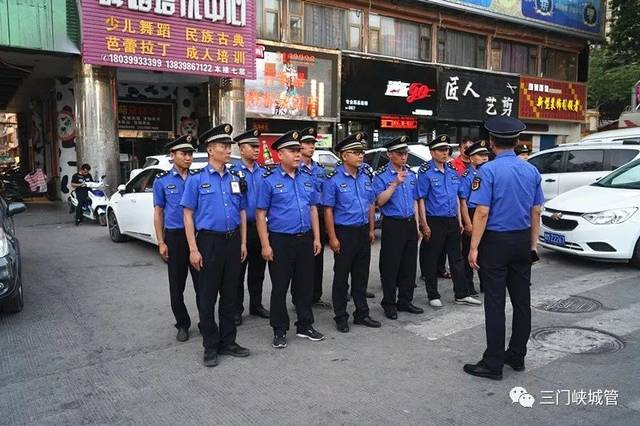 景德镇城管成立鸡排哥工作专班，城市管理的新尝试