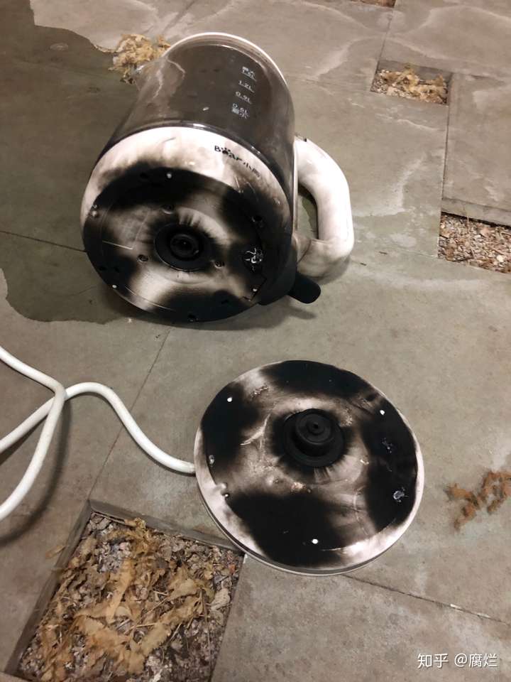 小熊电器养生壶爆炸事件，消费者安全与企业责任的双重考验