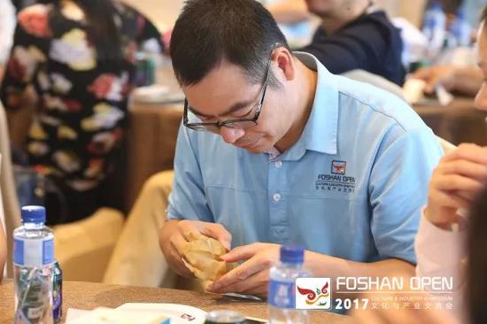 鸡排哥在文旅座谈会上的独到见解，美食与文化的交融
